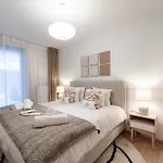 Contemporary Comfort In The Heart Of The City