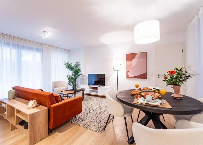 Contemporary Comfort In The Heart Of The City